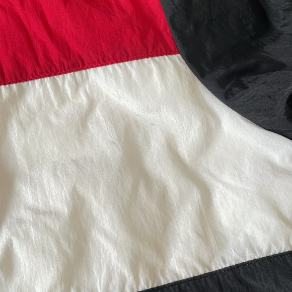 + HOLLISTER + Cropped Puffer Jacket - Picture 9 of 13